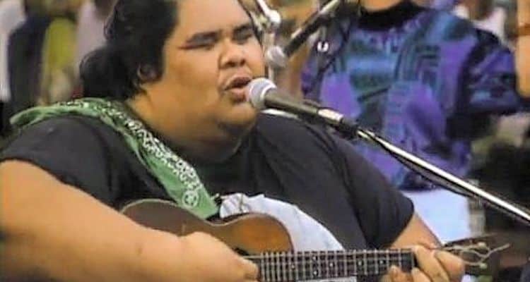 Israel "IZ" Kamakawiwoʻole playing ukulele